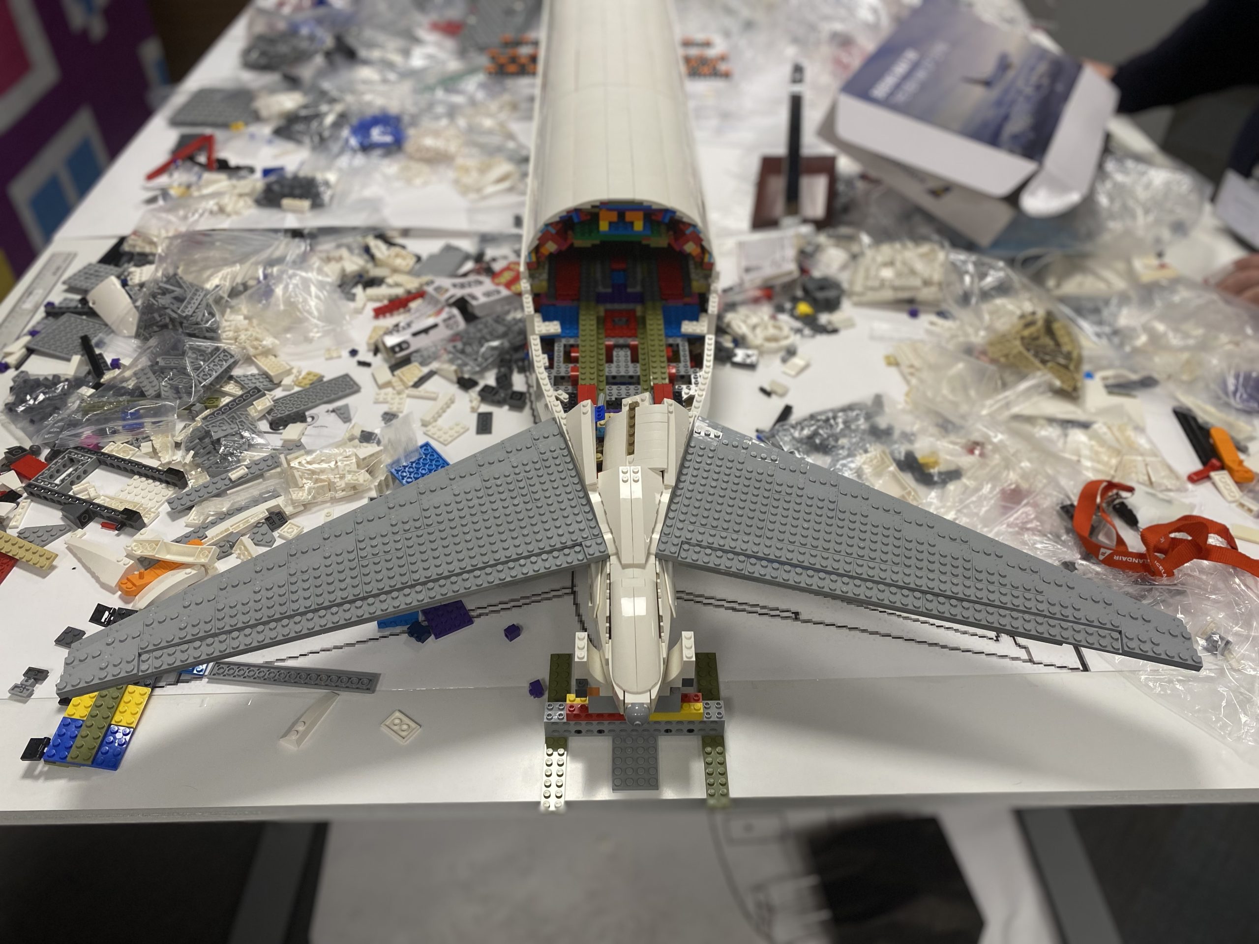 Lys instinkt løbetur Kæmpe LEGO-fly til Icelandair-jubilæum i Billund - STANDBY.DK