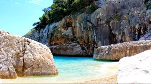Stranden Cala Goloritze i det østlige af den italienske ø Sardinien. Foto: goldpicasa, CC 3.0