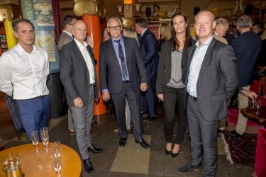 Gæster venter i foyeren før DTA går i gang. Danish Travel Awards